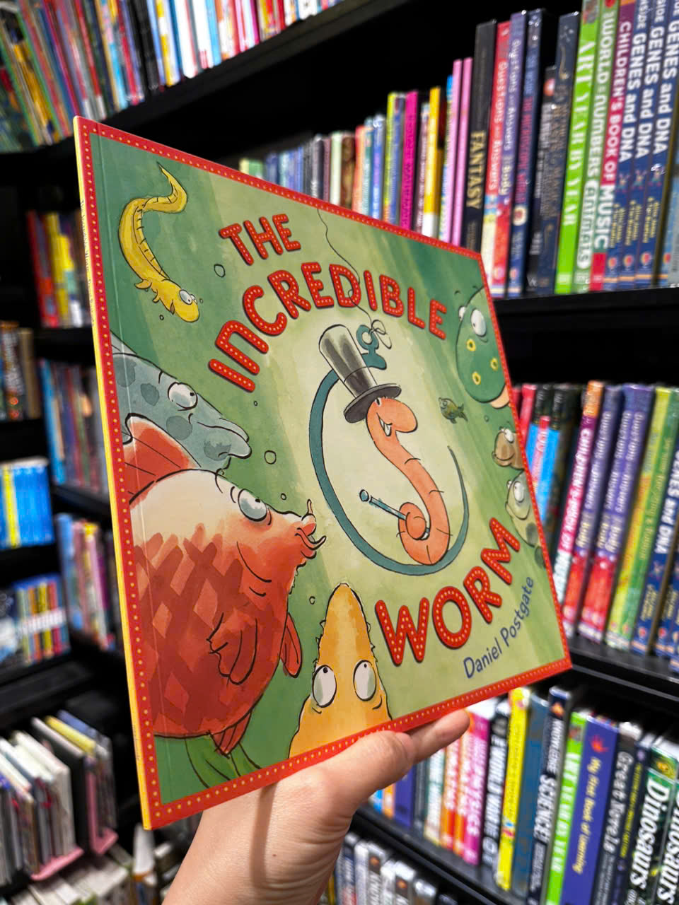 Sách - The Incredible Worm by Daniel Postgate - Sách ngoại văn, sách thiếu nhi tiếng Anh, bìa mềm, nhập khẩu UK