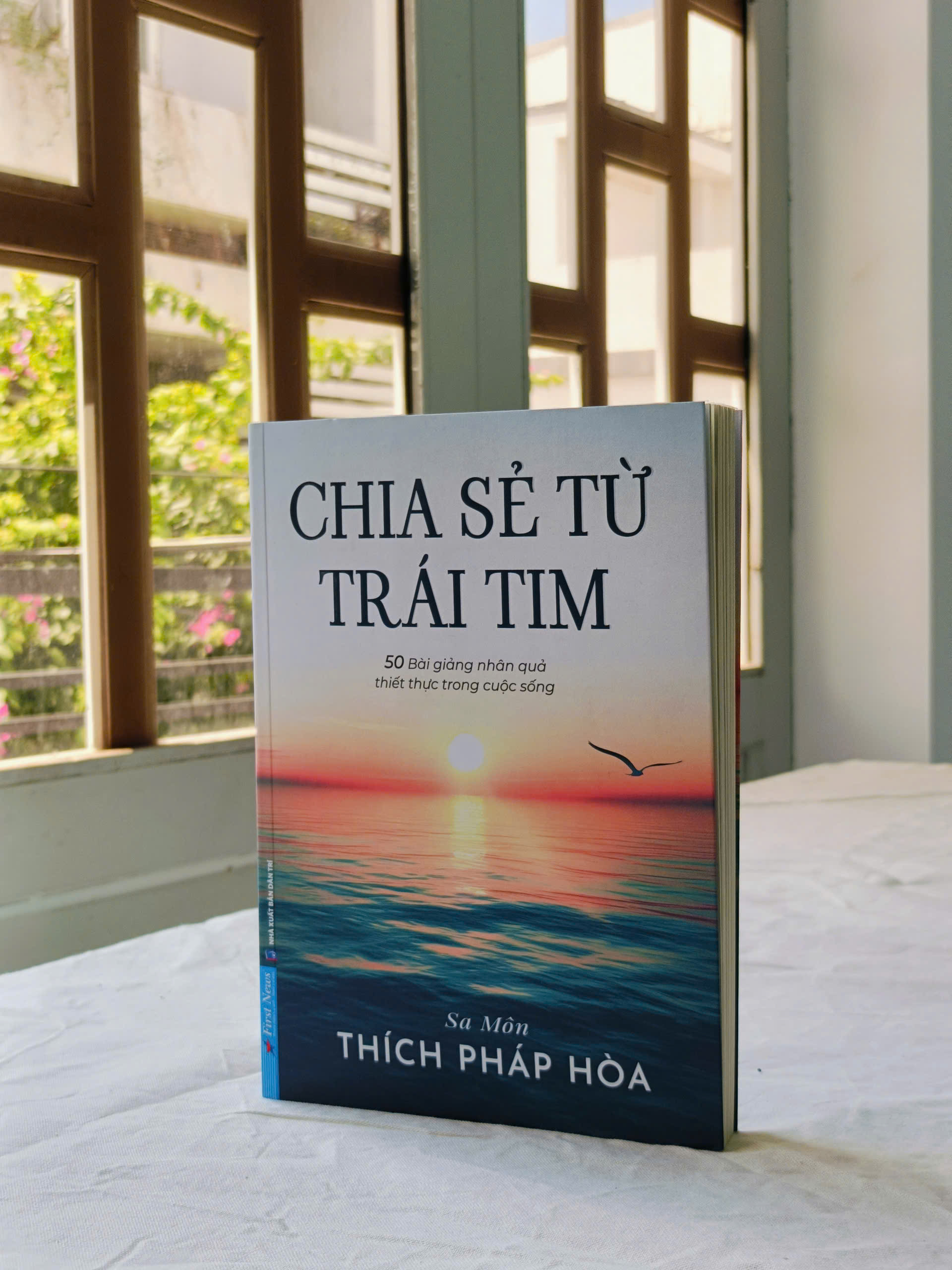 Bát Chánh Đạo (Bìa Mềm) + Chia Sẻ Từ Trái Tim (50 bài giảng về Phật pháp của thầy Thích Pháp Hòa) (2 quyển)