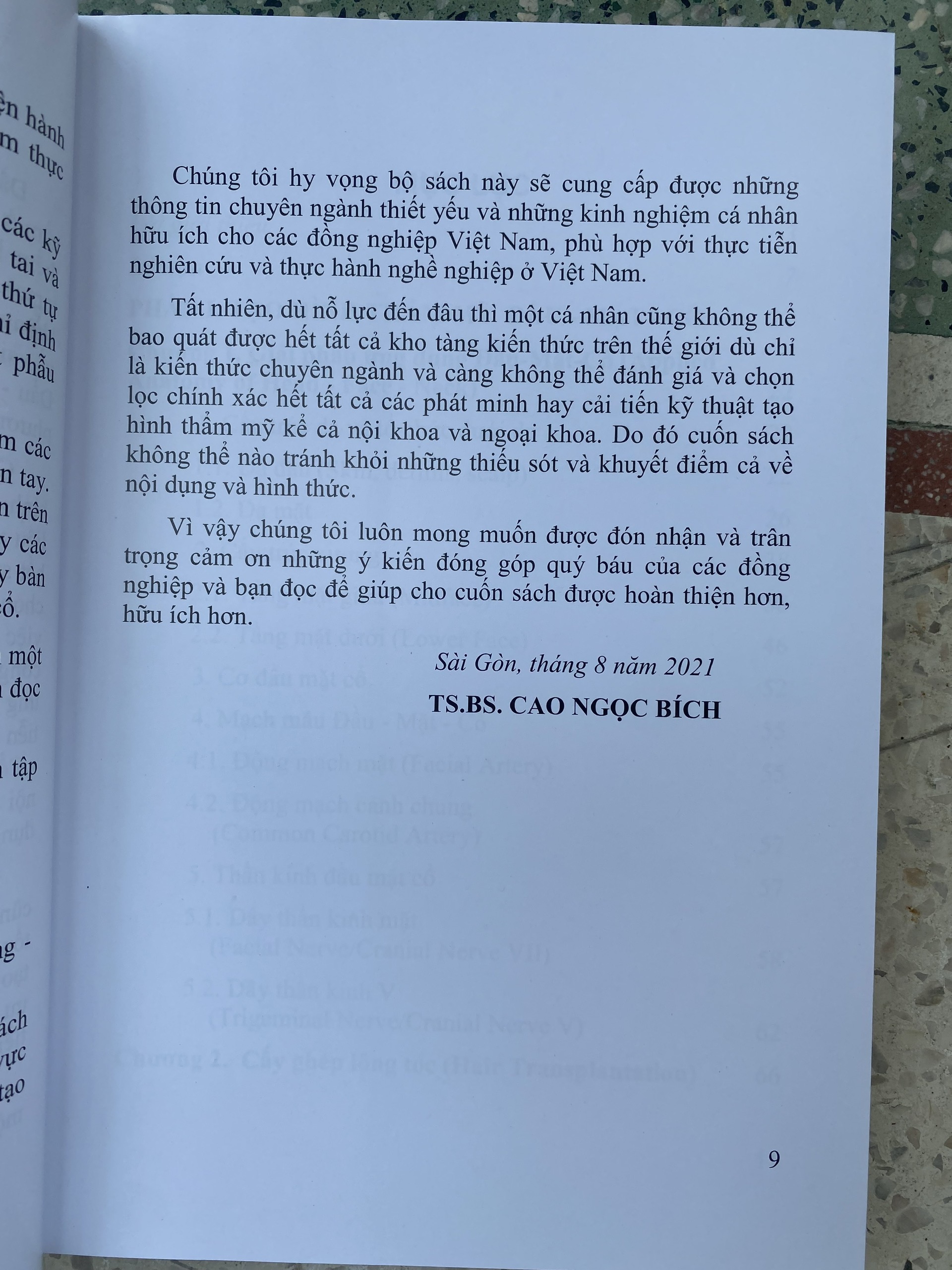Sách - Tạo hình thẩm mỹ Đầu - Mặt - Cổ & Mông - Chân - Tay