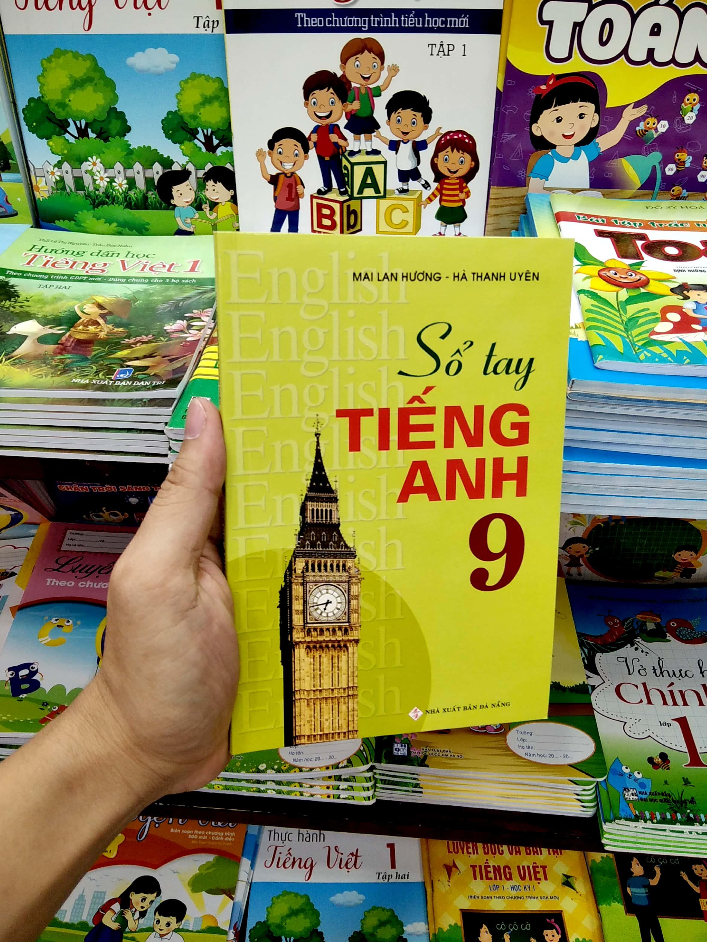 Sổ Tay Tiếng Anh Lớp 9 (Tái Bản)