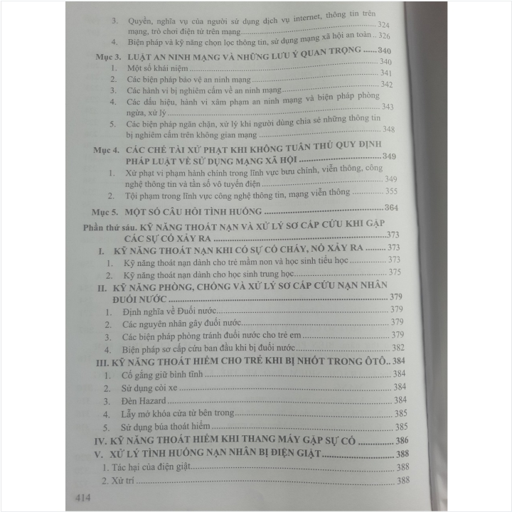 CẨM NANG CÔNG TÁC THAM VẤN HỌC ĐƯỜNG NHỮNG QUY ĐỊNH PHÁP LÝ VÀ BIỆN PHÁP, KỸ NĂNG PHÒNG NGỪA, XỬ LÝ VI PHẠM VỀ HÀNH VI BẠO LỰC, BÓC LỘT, XÂM HẠI TÌNH DỤC TRẺ EM, TỆ NẠN XÃ HỘI TRONG TRƯỜNG HỌC, GIA ĐÌNH, XÃ HỘI VÀ MÔI TRƯỜNG MẠNG