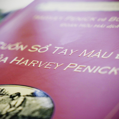 H3-Sách dạy golf tiếng việt “Cuốn sổ tay màu đỏ của Harvey Penick” (Harvey penick’s Little red book), những bài học quý giá từ người thầy dạy golf uyên bác và vỹ đại.