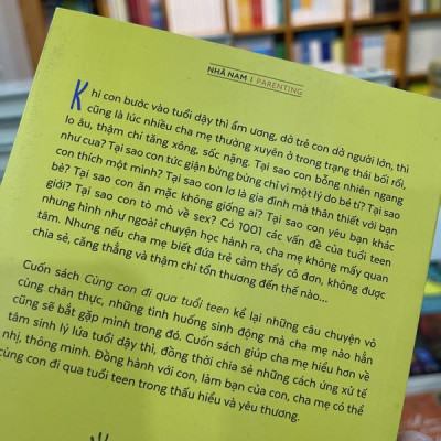 Sách - Cùng con đi qua tuổi teen (Nhã Nam HCM)