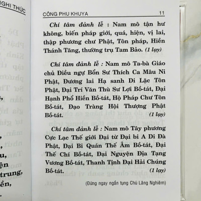 Kinh Nhật Tụng khổ 11.5x15.5 bìa cứng , tặng kèm bao sách