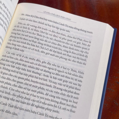 LÊ TRIỀU CHIẾU LỆNH THIỆN CHÍNH - BÌA CỨNG - ẤN PHẨM THUỘC BỘ SÁCH "THƯ TỊCH CỔ THỜI LÊ TRUNG HƯNG" -