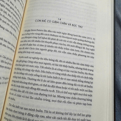 (Bìa cứng có hộp giới hạn 300 cuốn) TỰ TRUYỆN STEVEN GERRARD – Người Đội Trưởng Vĩ Đại – Donald McRae – Nguyễn Lâm Bình Nguyên dịch – THBooks – NXB Lao động