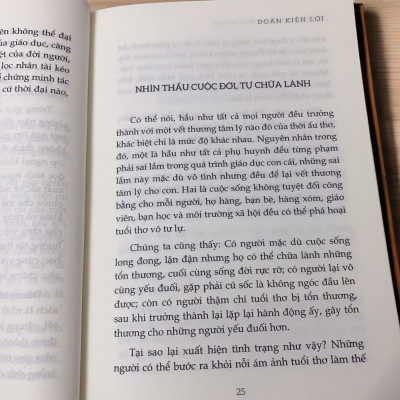Combo 2 cuốn sách nuôi dạy con của tác giả Doãn Kiến Lợi: Người Mẹ Tốt Hơn Là Người Thầy Tốt và Nuôi Dạy Một Đứa Trẻ Thích Đọc Sách
