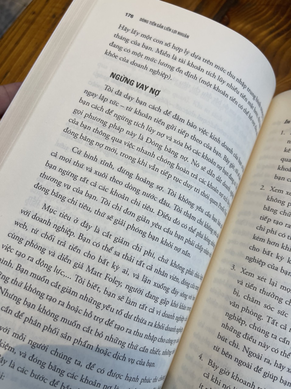 PROFIT FIRST - Dòng tiền gắn liền lợi nhuận – Mike Michalowicz - Alphabooks -Nhà Xuất Bản Công Thương