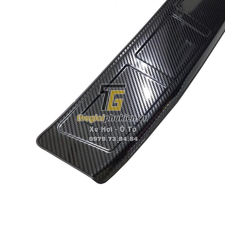 Bộ ốp chống trầy bậc cốp Hyundai Santafe 2019-2020 vân Carbon