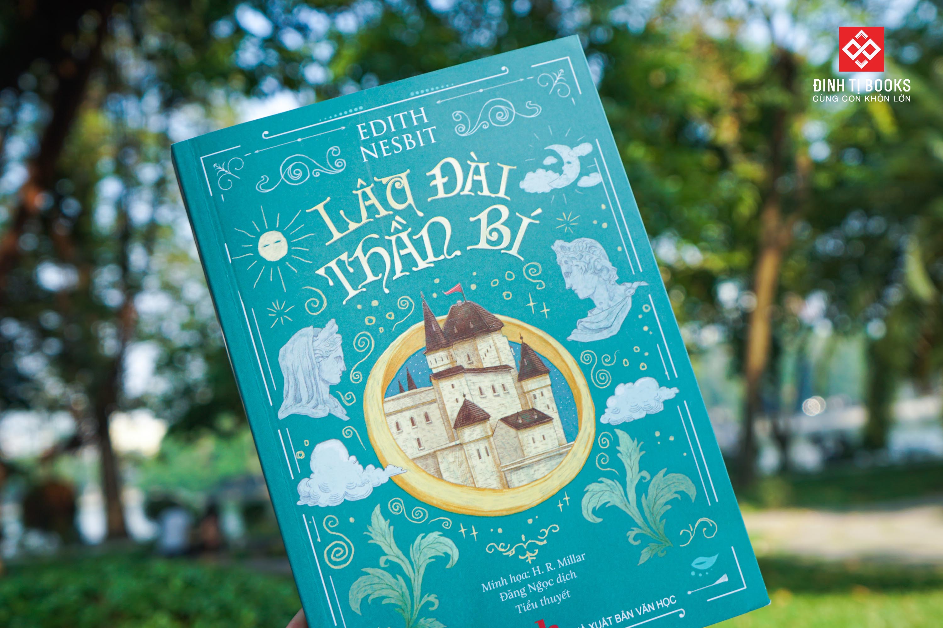 Sách - Lâu đài thần bí - Đinh Tị Books