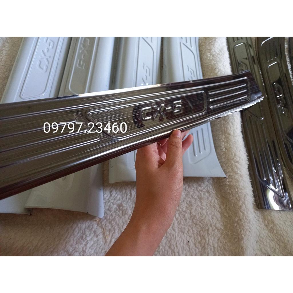 Ốp bậc cửa , nẹp bước chân Mazda CX5 2019-2022 cao cấp -mẫu Titan 8 chi tiết