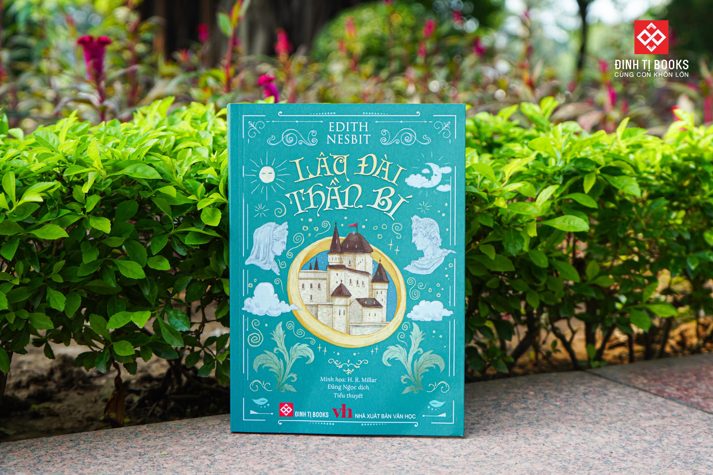 Sách - Lâu đài thần bí - Đinh Tị Books