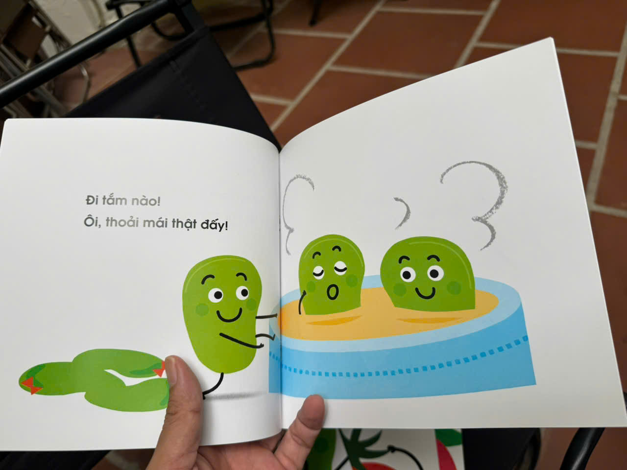 BỘ 4 CUỐN SÁCH PHÁT TRIỂN KỸ NĂNG HÀNG NGÀY: Chào buổi sáng, Đội mũ nào!, Xin chào!, Đi tắm nào! - Taro Miura - Mọt sách Mogu