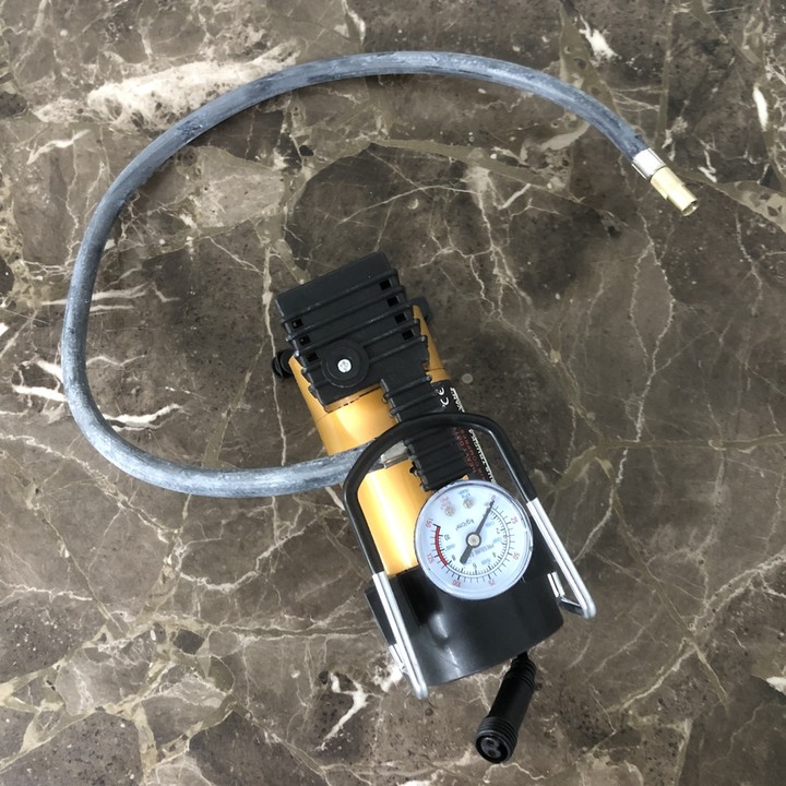 Bộ nâng kích gầm điện nhãn hiệu ROGTZ TY-42EJ-S kiêm máy bơm lốp và máy siết ốc ô tô đa năng 3 trong 1