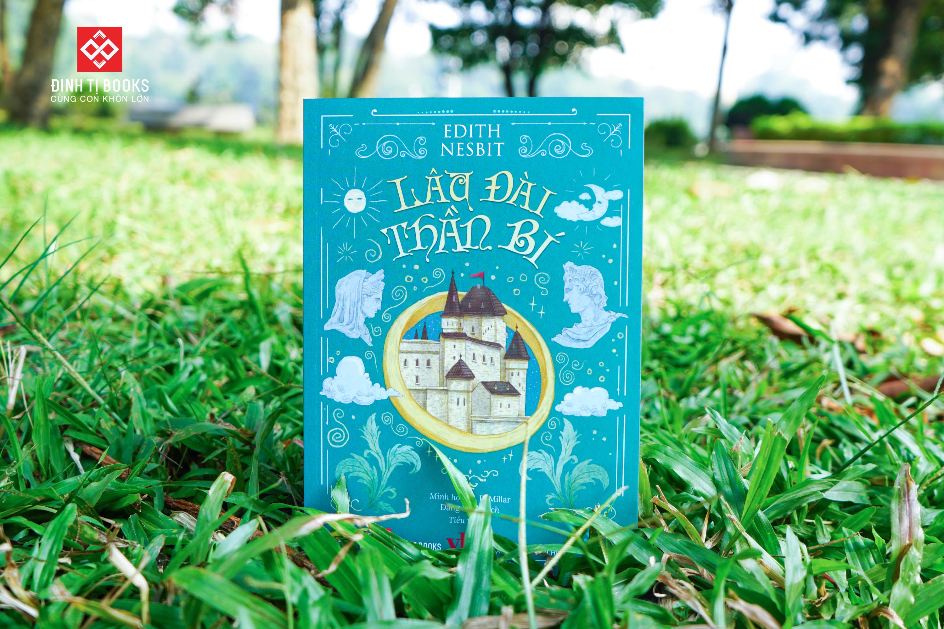 Sách - Lâu đài thần bí - Đinh Tị Books