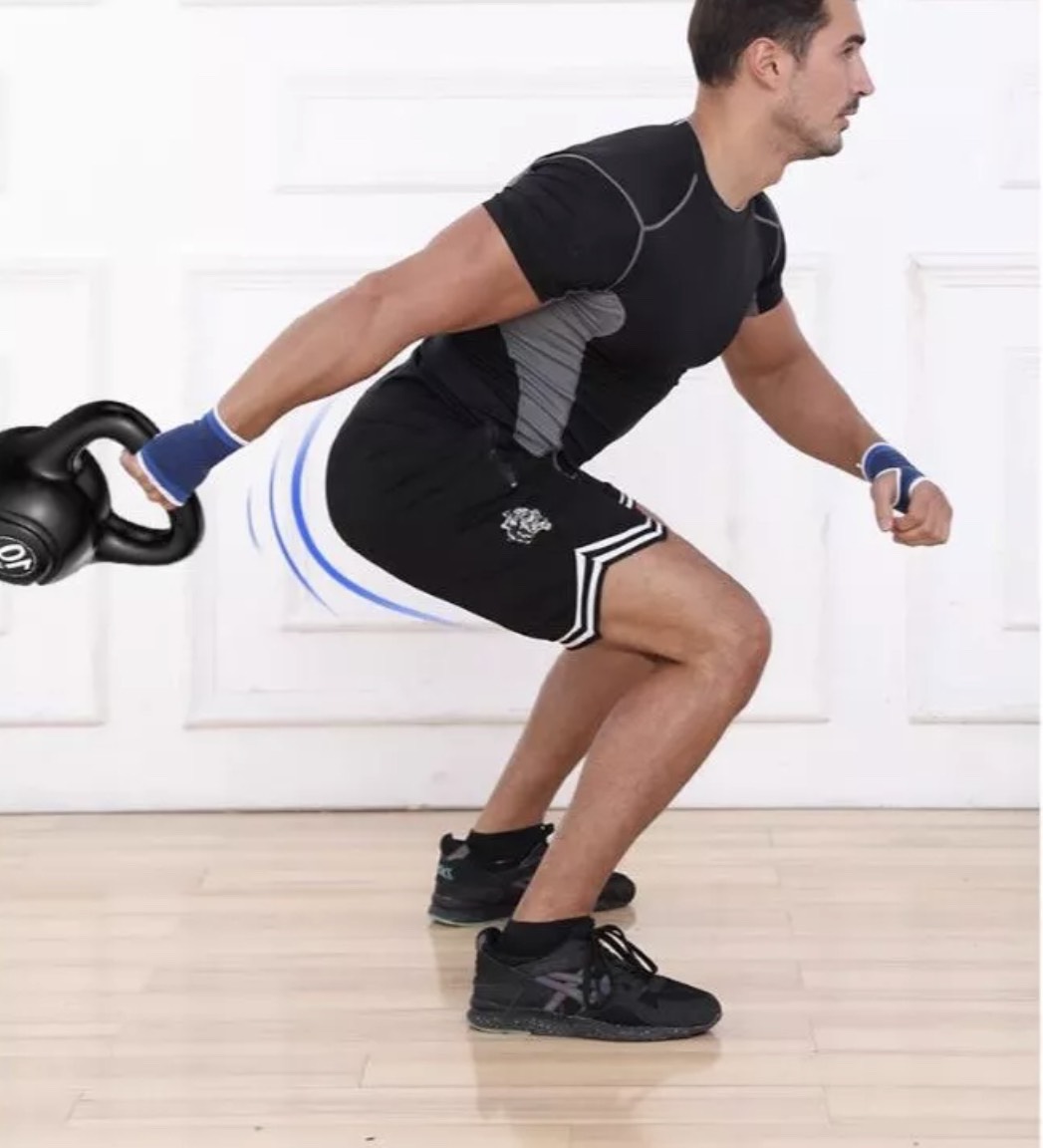 Tạ Bình Vôi tập gym 12kg, Tạ Ấm chất liệu nhựa PE bọc bê tông là dụng cụ lý tưởng cho các buổi luyện tập gym hiệu quả và thuận tiện ngay trong nhà.