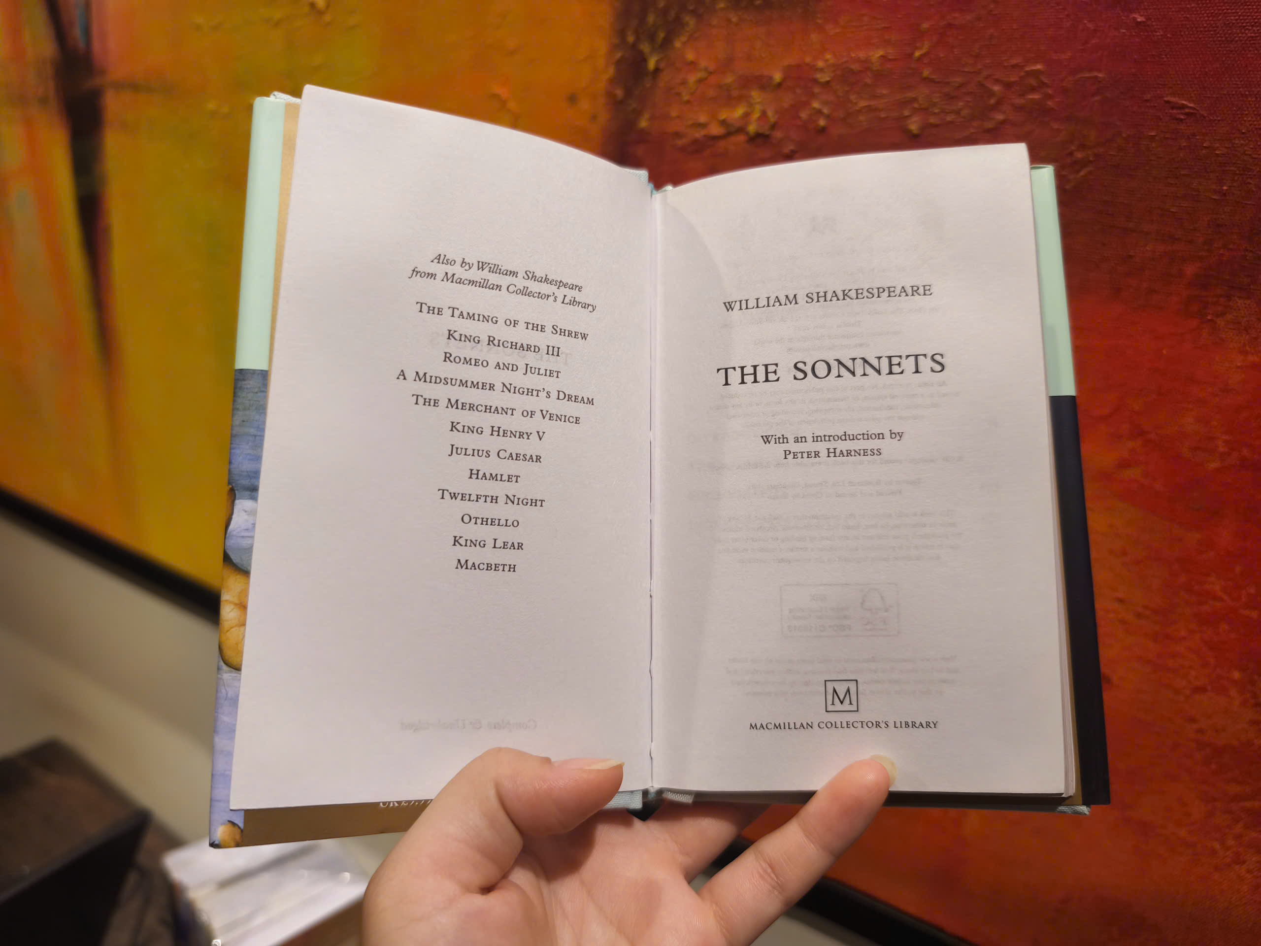 Sách - The Sonnet by William Shakespeare (Macmillan Collector