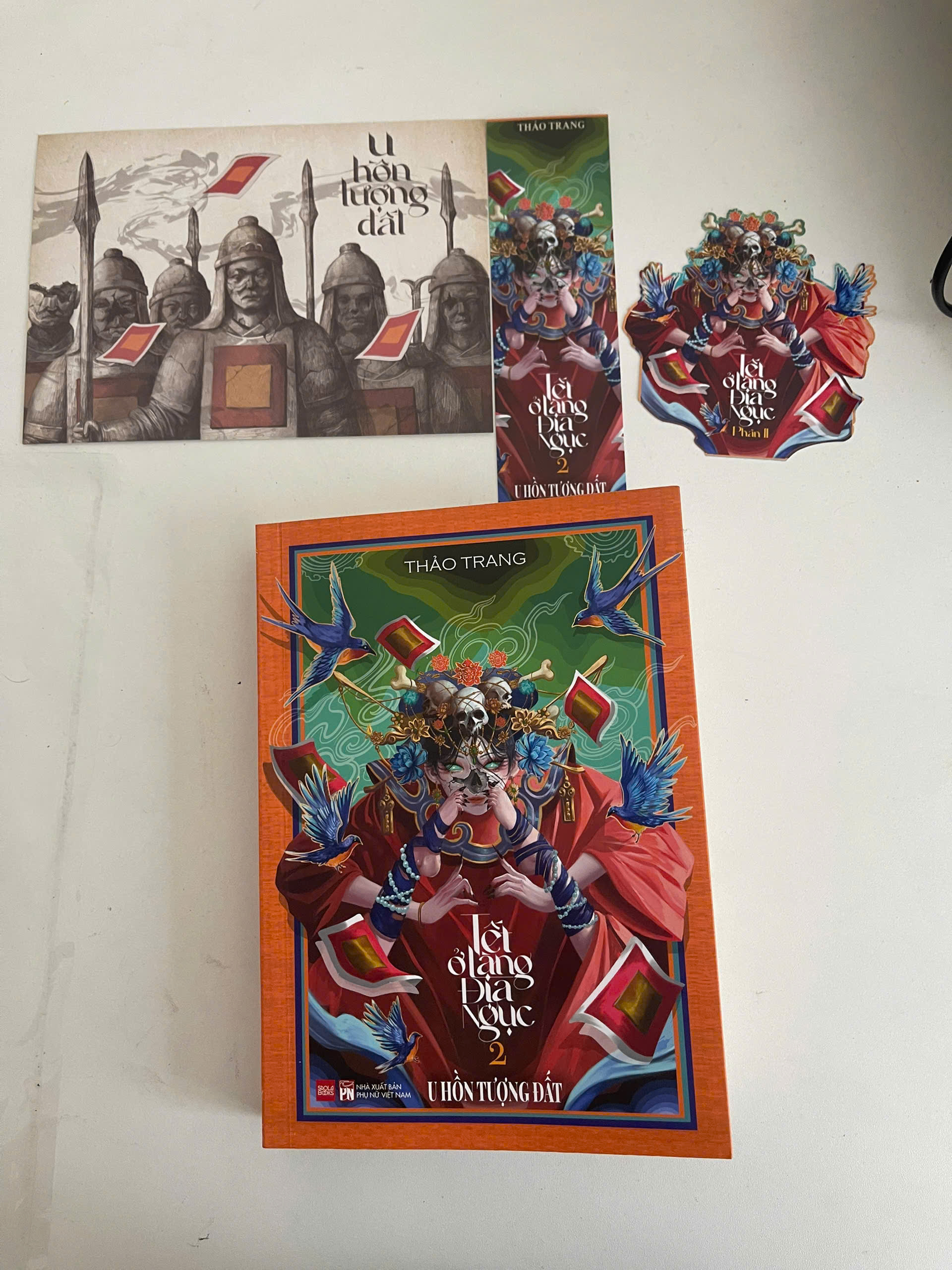 Sách - Tết Ở Làng Địa Ngục Phần 2 - U Hồn Tượng Đất - Saola Books - Thảo Trang - Combo bìa cứng và mềm - Quà bìa cứng + quà bìa mềm + 1 ảnh nam châm bìa sách (ramdom 1 trong 2 hình của bìa cứng hoặc mềm)