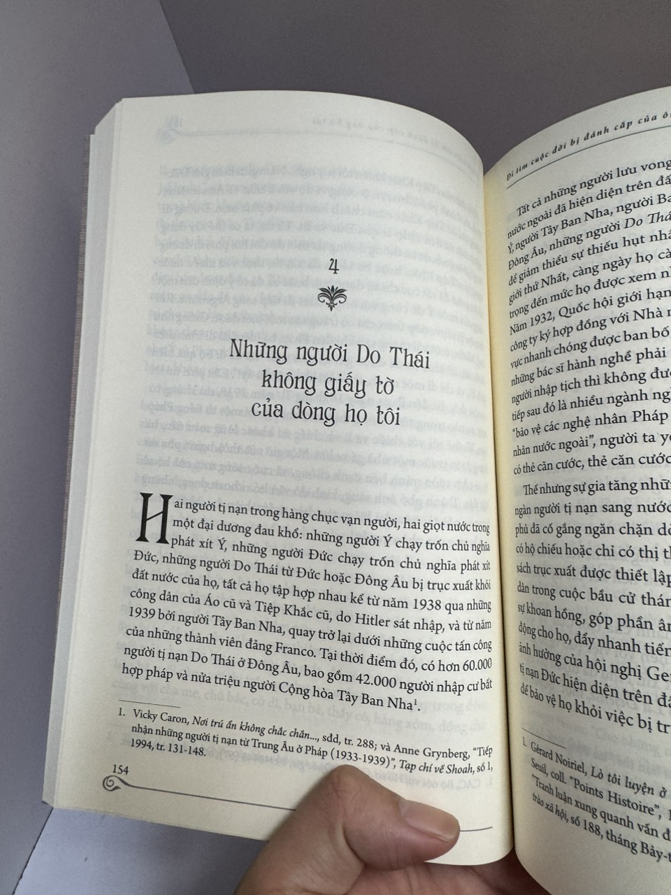 ĐI TÌM CUỘC ĐỜI BỊ ĐÁNH CẮP CỦA ÔNG BÀ TÔI - Ivan Jablonka - Bảo Chân dịch - Nhà xuất bản Trẻ.
