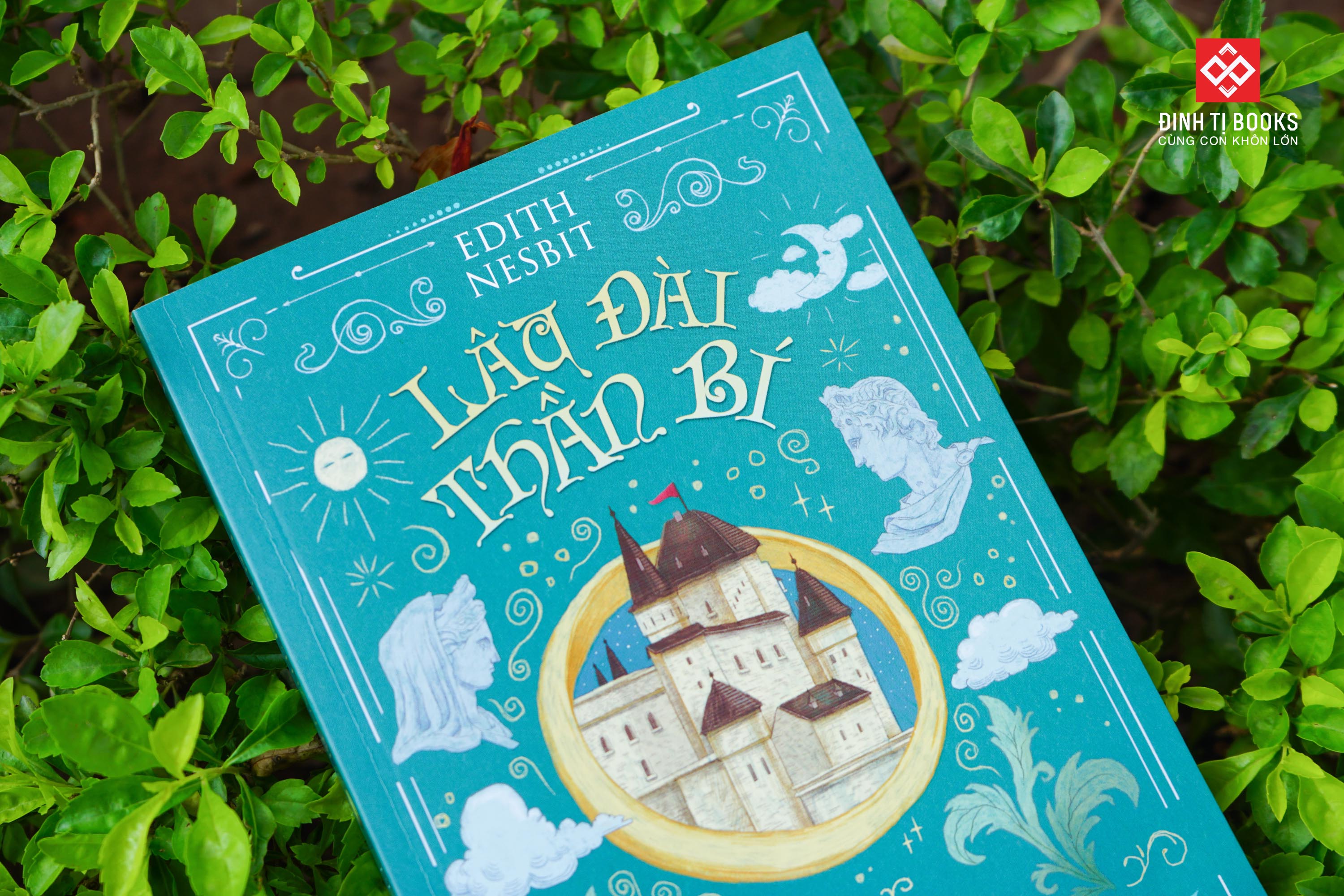 Sách - Lâu đài thần bí - Đinh Tị Books