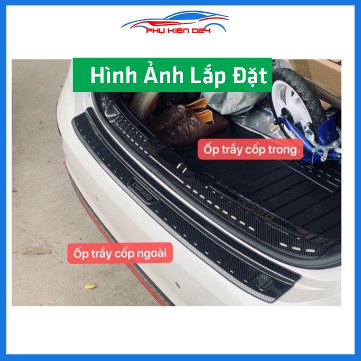 Ốp chống trầy cốp Cerato 2019-2020-2021-2022 thép không gỉ vân Cacbon bảo vệ xe chống va đập