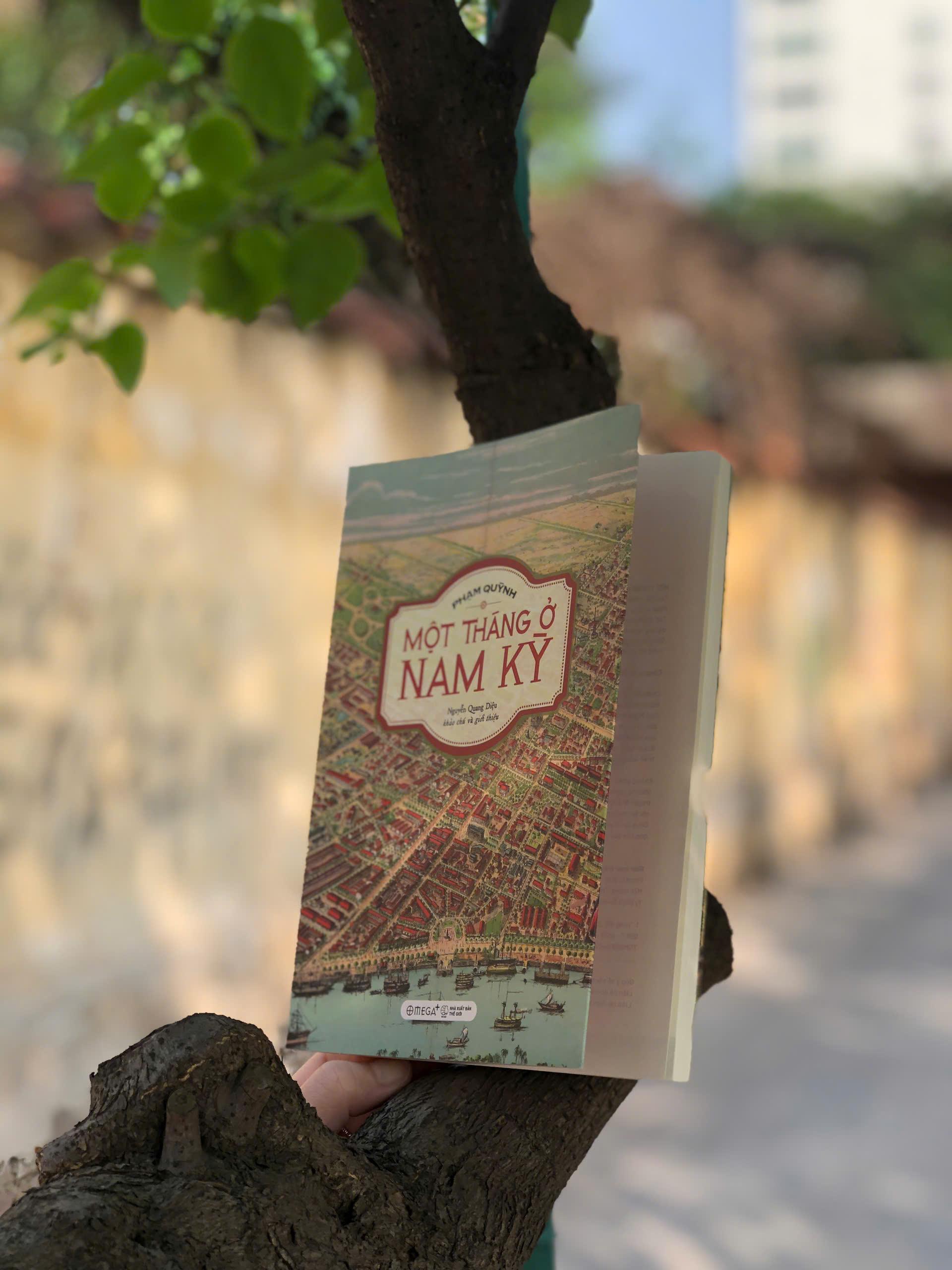 Sách - Một Tháng Ở Nam Kỳ