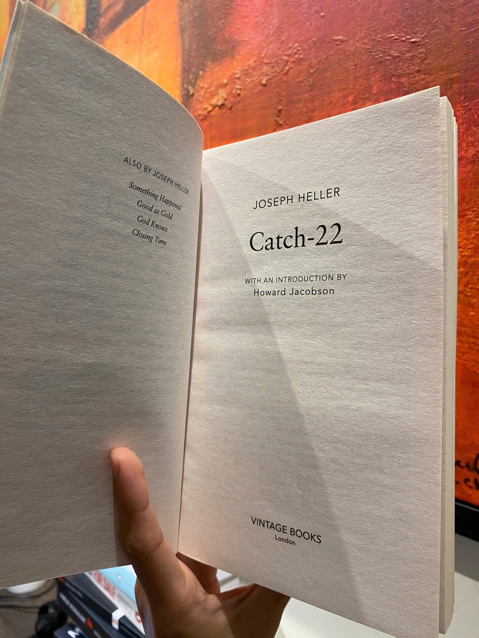 Sách - Catch-22 by Joseph Heller/English Poetry, Drama & Criticism/Sách ngoại văn chính hãng