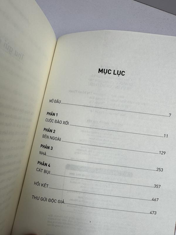Sách - Cát bụi (Dust) - Silo Tháp giống #3 (Nhã Nam HCM)