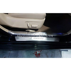 Bộ Ốp bậc, Nẹp bước chân Toyota Camry 2019 - Mẫu INOX