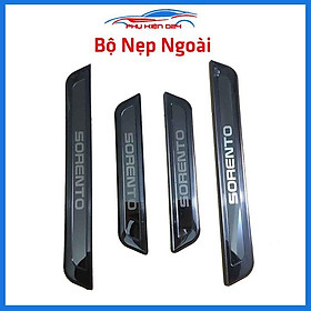 Bộ ốp bậc cửa trong ngoài nẹp bước chân Sorento 2020-2021 vân Titan chống trầy trang trí xe