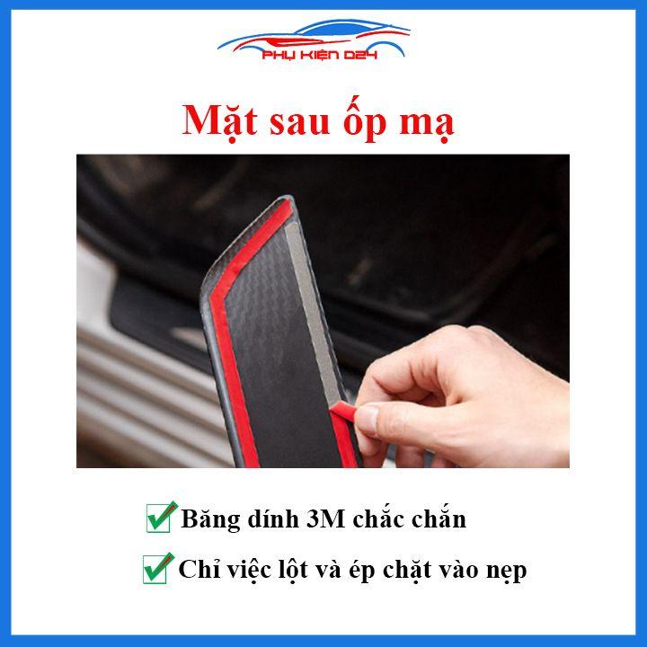 Bộ nẹp bước chân trong ngoài vân Cacbon xe Elantra 2016-2017-2018-2019-2020 chống trầy làm đẹp ô tô