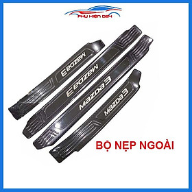 Bộ nẹp bước chân trong ngoài vân Cacbon xe Mazda 3 2015-2016-2017-2018-2019 chống trầy làm đẹp ô tô