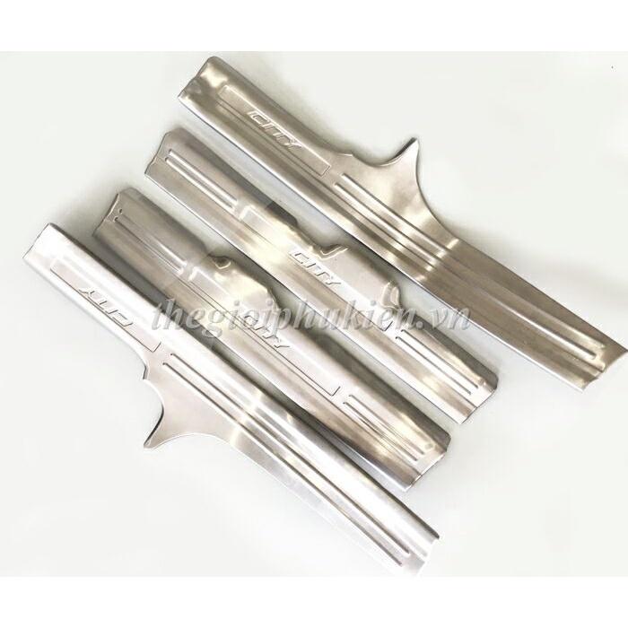 BỘ SẢN PHẨM Nẹp bước chân và ốp chống trầy cốp Honda City 2015-2019 - Mẫu Inox