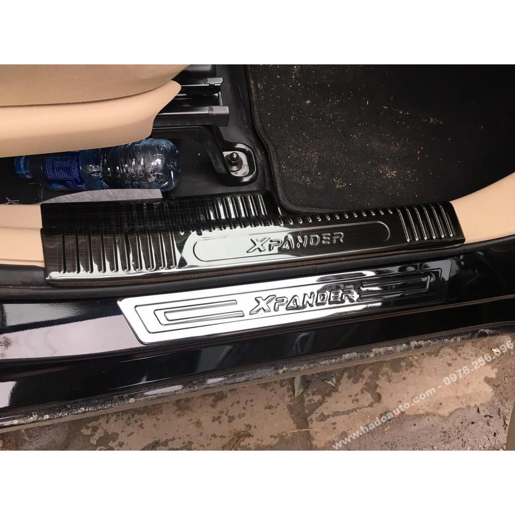 Ốp Bậc Cửa, Nẹp Bước Chân Xe Mitsubishi Xpander 2022-2018 Trong, Ngoài Chất Chất Liệu Titan Cao Cấp