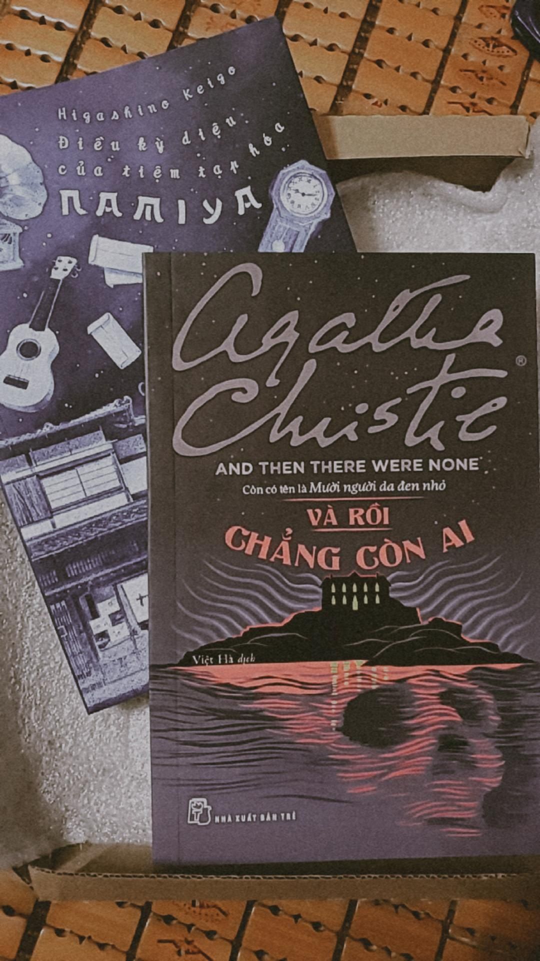 Sách Và Rồi Chẳng Còn Ai - And Then There Were None