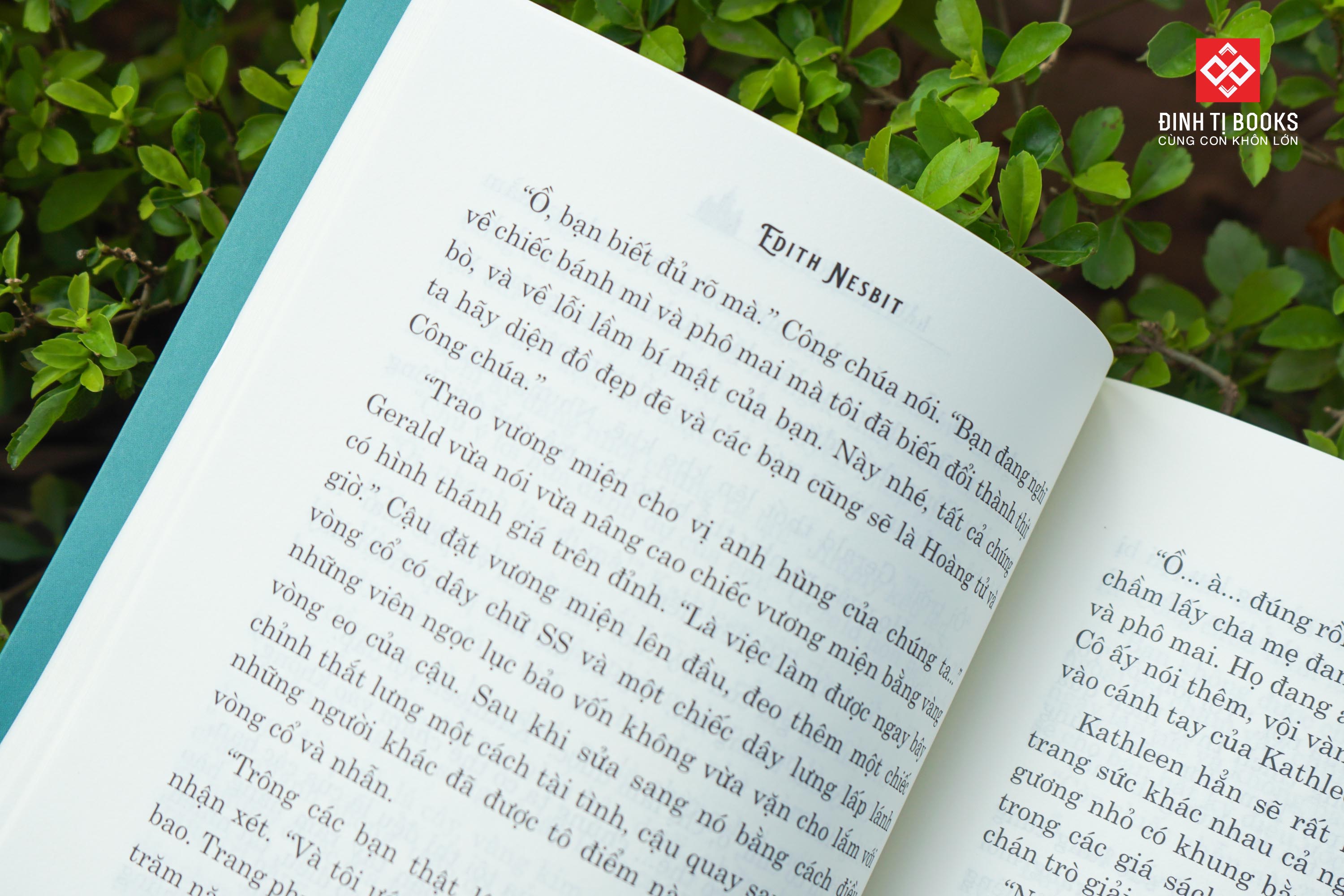 Sách - Lâu đài thần bí - Đinh Tị Books
