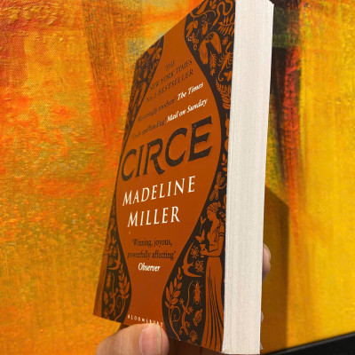 Sách - Circe by Madeline Miller / Historical Fiction /  Greek Mythology / English Fantasy Fiction - Sách Ngoại văn Nhập khẩu