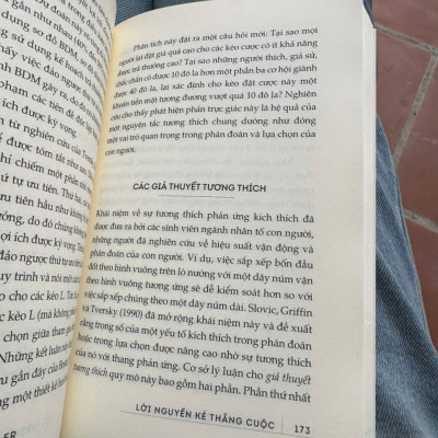 LỜI NGUYỀN KẺ THẮNG CUỘC – Richard H. Thaler - Kinh Luyến dịch – Nhã Nam – NXB Công Thương 