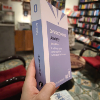 Sách - Overcoming Anxiety by Helen Kennerley - A self-help guide using cognitive behavioural techniques