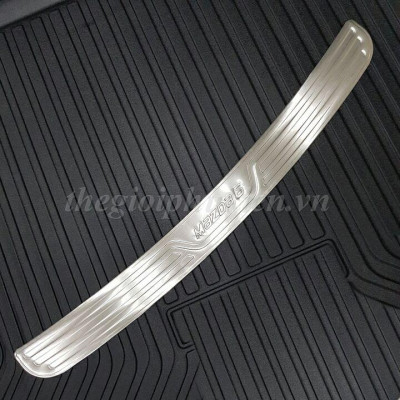 BỘ SẢN PHẨM Nẹp bước chân và ốp chống trầy cốp Mazda 6 2017-2019- Mẫu Inox