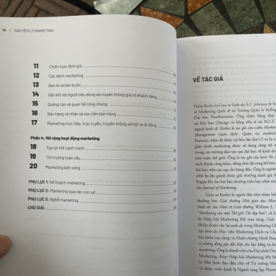(Bìa cứng) NGUYÊN LÝ MARKETING - PHIÊN BẢN THỨ 17 CỦA PHILIP KOTLER & GARY ARMSTRONG - CUỐN SÁCH NỀN TẢNG MÀ MỌI MARKETER CẦN CÓ - Philip Kolter, Gary Armstrong - Hùng Vũ dịch - Alphabooks -Nhà Xuất Bản Đại học Kinh Tế Quốc Dân 