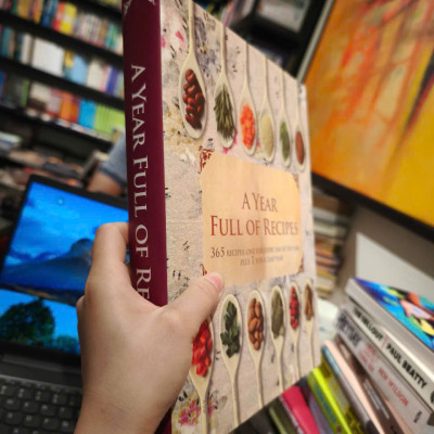 Sách - A Year Full of Recipes: 365 Recipes, One for Every Day of the Year Plus 1 for a Leap Year