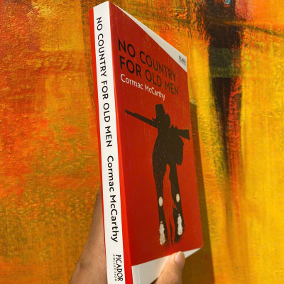 Sách - No Country for Old Men by Cormac McCarthy - English Thriller, Crime Novel / Sách Ngoại văn Nhập khẩu