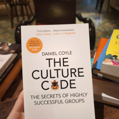 Sách - The Culture Code: The Secrets of Highly Successful Groups by Daniel Coyle - Business /Leadership in English
