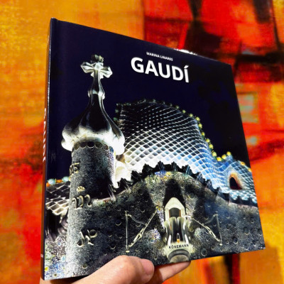 Sách - Gaudí by Marina Linares - Nghệ thuật tiếng Anh/ Art Book in English