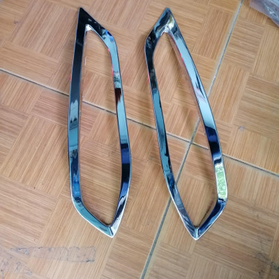 Bộ ốp viền đèn gầm sau dành cho  xe Toyota Vios 2018 - 2020