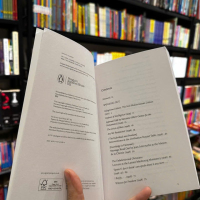 Sách - Speaking Out Lectures and Speeches, 1973-58 by Albert Camus - Penguin Modern Classics - Noble Prize