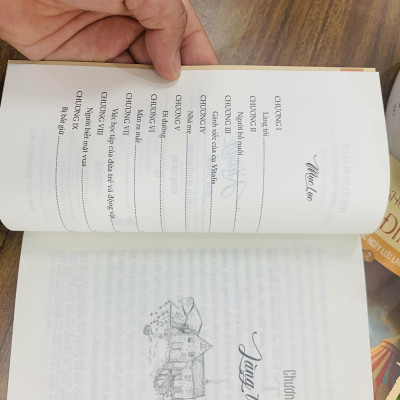 Không Gia Đình: Hồi Ức Về Một Tuổi Thơ Không Cha Mẹ, Những Ngày Lưu Lạc, Cuộc Sống Mưu Sinh - Bộ 4 Cuốn