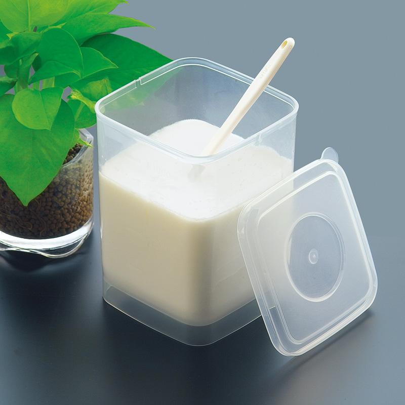 Hộp đựng thực phẩm Sanada 1.15L có thìa đi kèm tiện lợi khi sử dụng - nội địa Nhật Bản