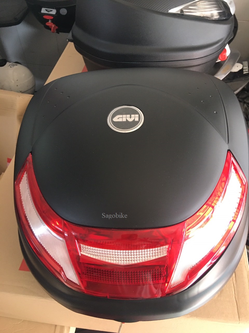Thùng Givi E30RN 30lit